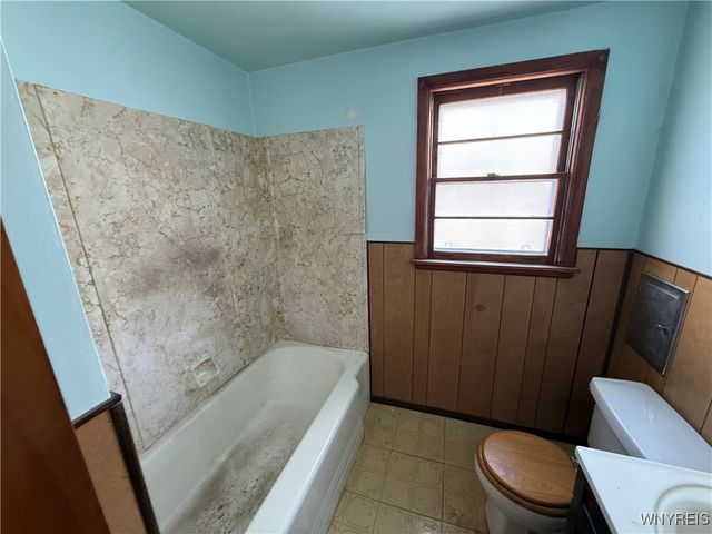 379 North Ogden Street E, Buffalo, NY 14212