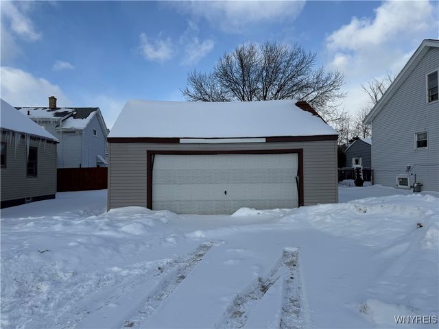 379 North Ogden Street E, Buffalo, NY 14212