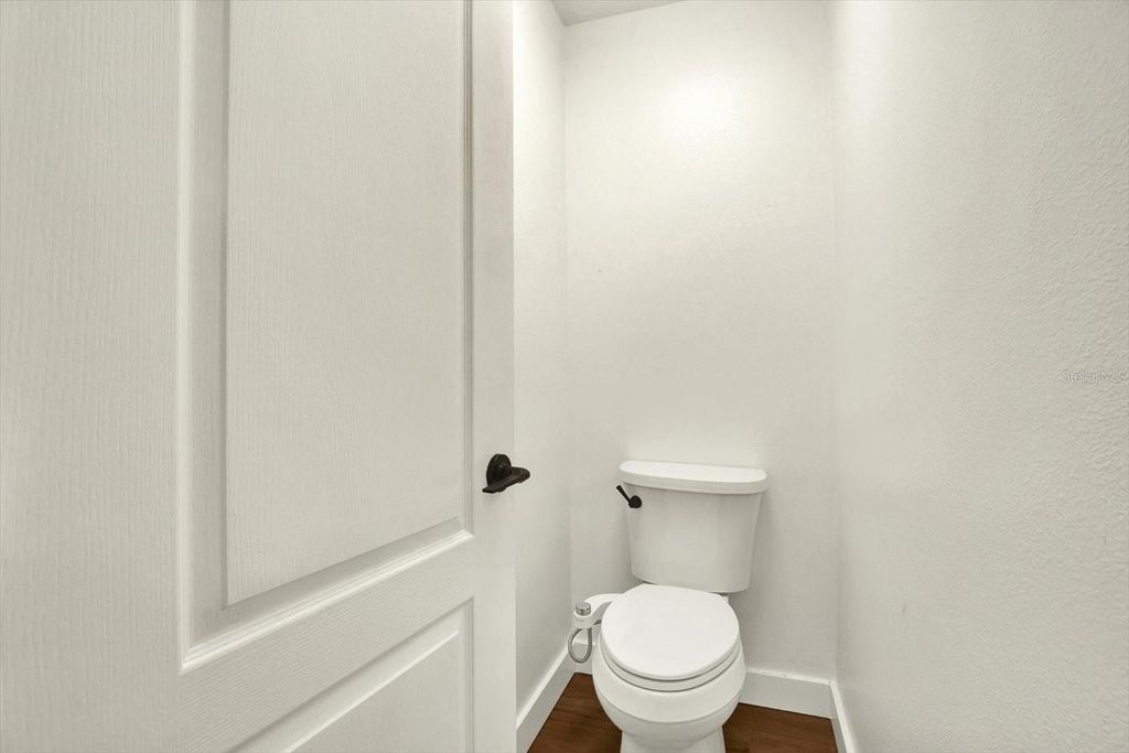 Image 15 of property listing at 531 HUNTER LANE, Bradenton, FL 34212