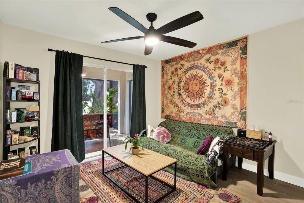 Image 17 of property listing at 531 HUNTER LANE, Bradenton, FL 34212