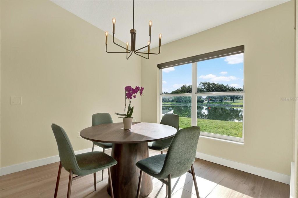 Image 9 of property listing at 531 HUNTER LANE, Bradenton, FL 34212