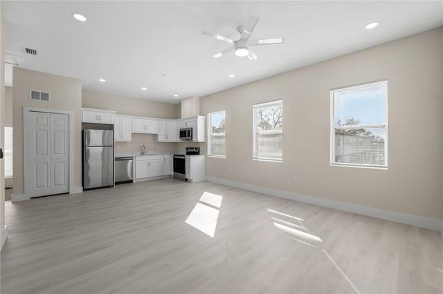 6976 BELLTREE COURT, Tampa, FL 33619