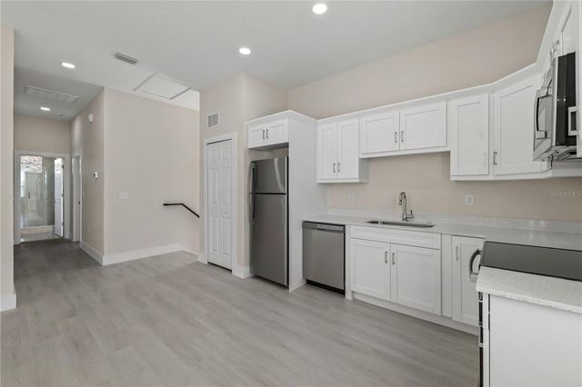 6976 BELLTREE COURT, Tampa, FL 33619