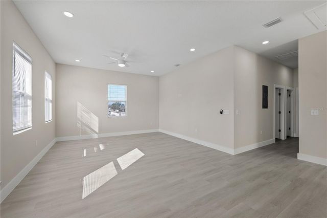 6976 BELLTREE COURT, Tampa, FL 33619