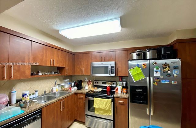 4850 SW 63rd ter 114, Davie, FL 33314