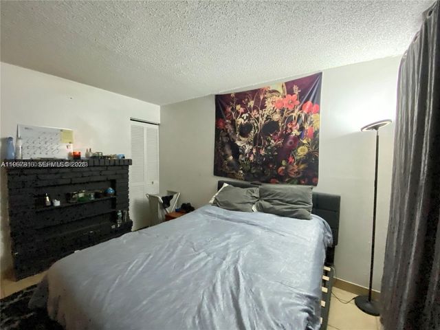 4850 SW 63rd ter 114, Davie, FL 33314