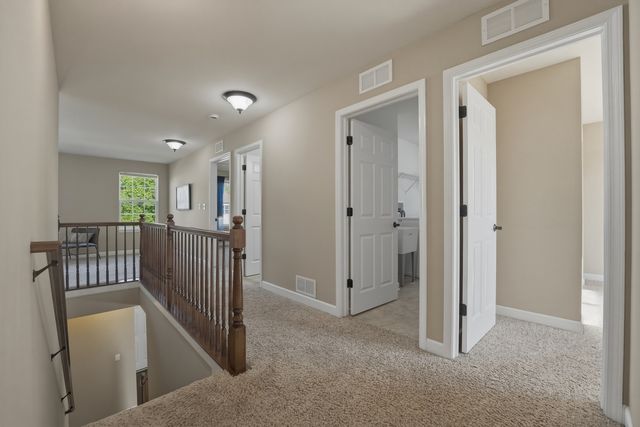 5742 Oak Ridge Way, Lisle, IL 60532
