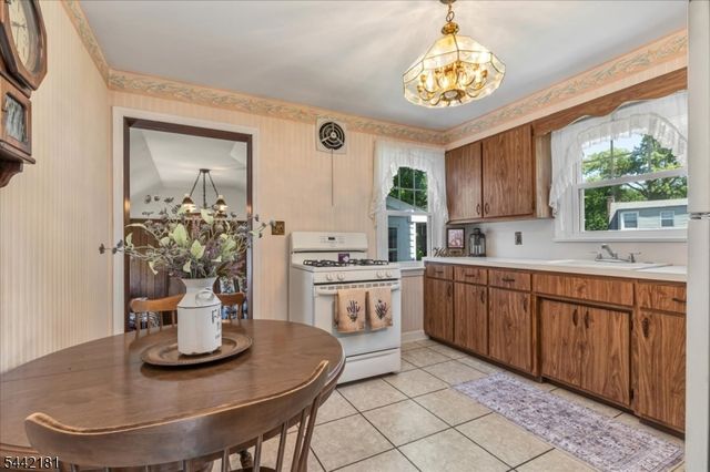 374 South Ave, Fanwood Boro, NJ 07023