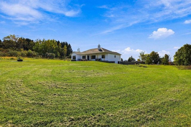 W10190 RIDGE ROAD, Hortonville, WI 54944
