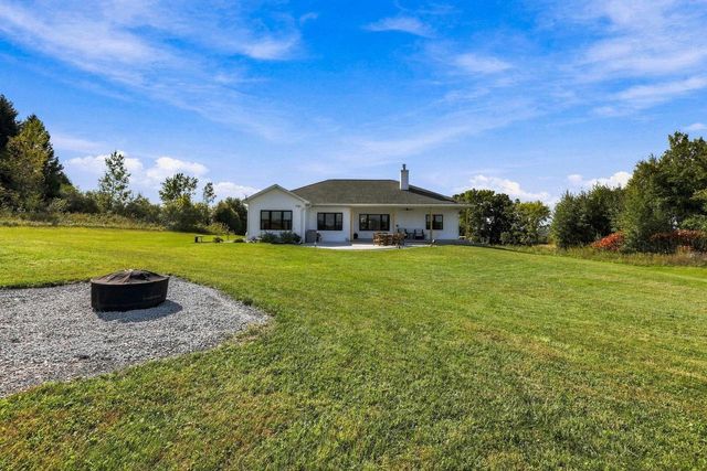 W10190 RIDGE ROAD, Hortonville, WI 54944