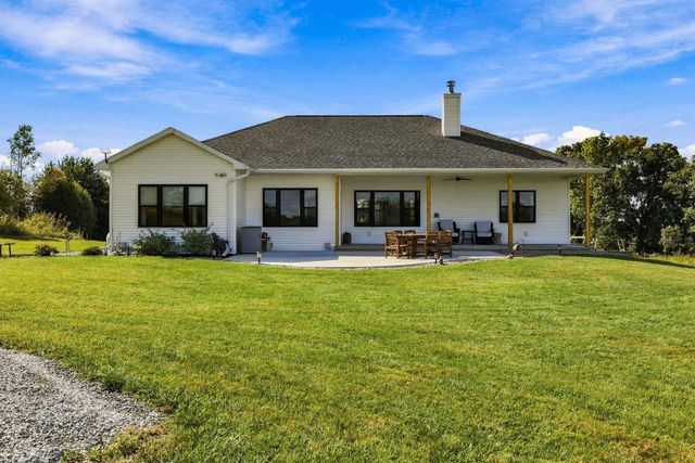 W10190 RIDGE ROAD, Hortonville, WI 54944