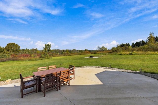 W10190 RIDGE ROAD, Hortonville, WI 54944