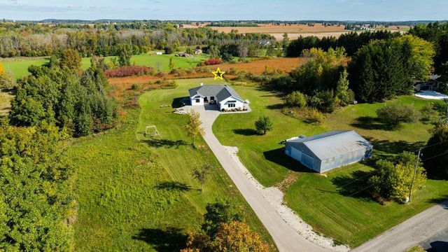 W10190 RIDGE ROAD, Hortonville, WI 54944