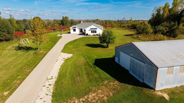 W10190 RIDGE ROAD, Hortonville, WI 54944