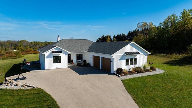 W10190 RIDGE ROAD, Hortonville, WI 54944