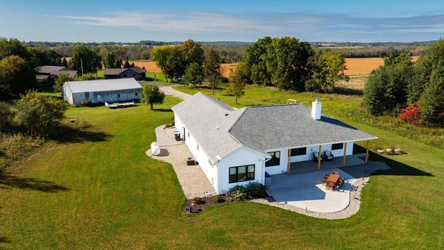 W10190 RIDGE ROAD, Hortonville, WI 54944