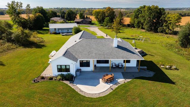 W10190 RIDGE ROAD, Hortonville, WI 54944
