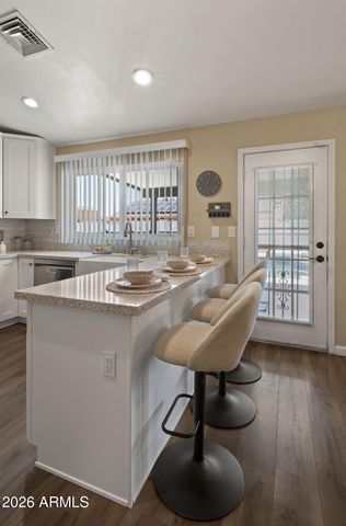 6120 W Shangri La Road, Glendale, AZ 85304