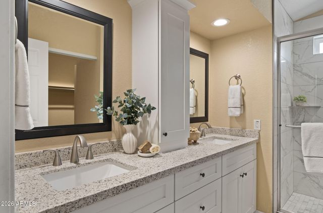 6120 W Shangri La Road, Glendale, AZ 85304