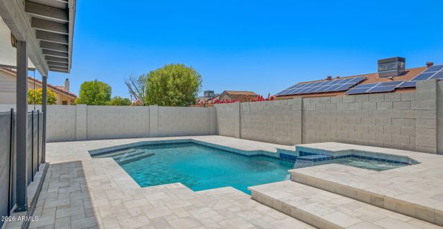 6120 W Shangri La Road, Glendale, AZ 85304
