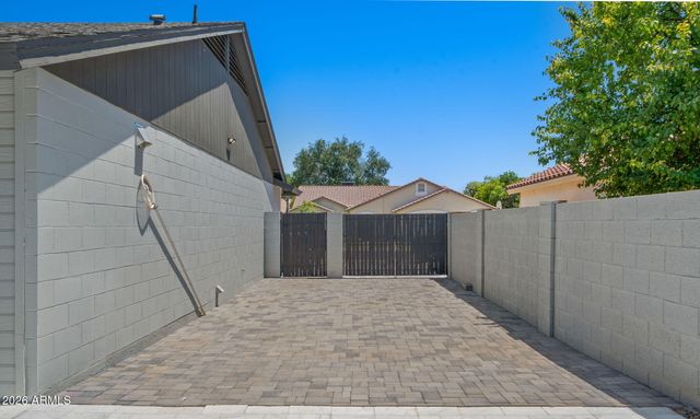 6120 W Shangri La Road, Glendale, AZ 85304