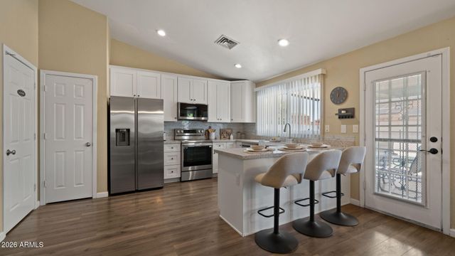 6120 W Shangri La Road, Glendale, AZ 85304