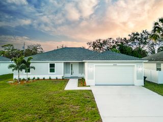 1957 SW Bayshore Boulevard, Port St Lucie, FL 34984