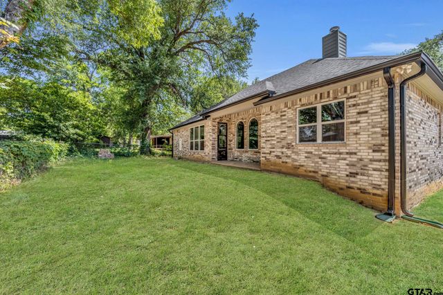 105 Maxine Dr, Mineola, TX 75773