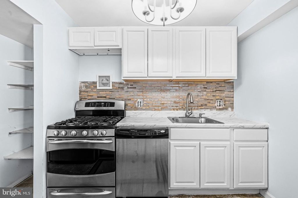 Image 17 of property listing at 11206 CHERRY HILL RD #204, Beltsville, MD 20705