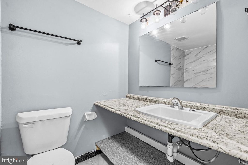 Image 18 of property listing at 11206 CHERRY HILL RD #204, Beltsville, MD 20705