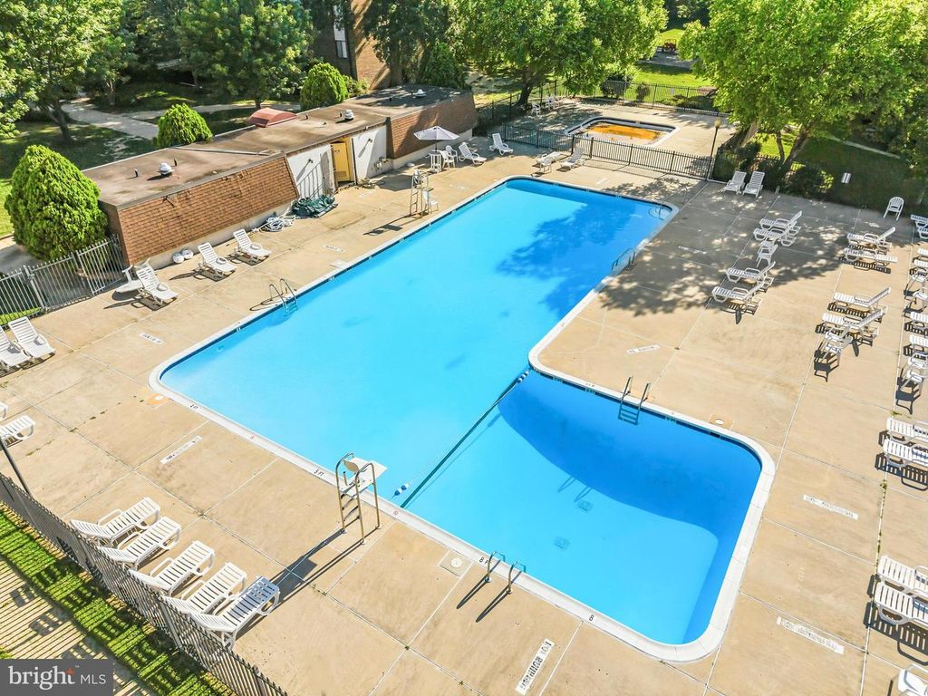 Image 25 of property listing at 11206 CHERRY HILL RD #204, Beltsville, MD 20705