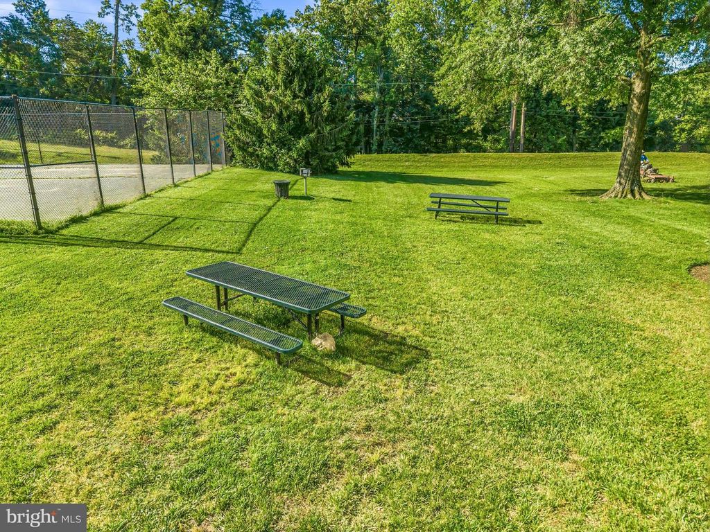 Image 26 of property listing at 11206 CHERRY HILL RD #204, Beltsville, MD 20705