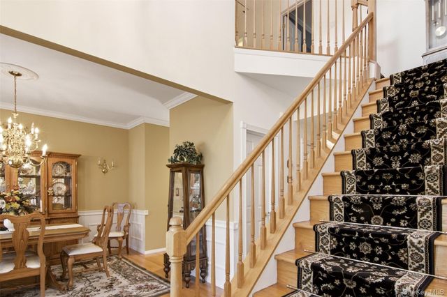 15 Scenicview Crescent, Manorville, NY 11949