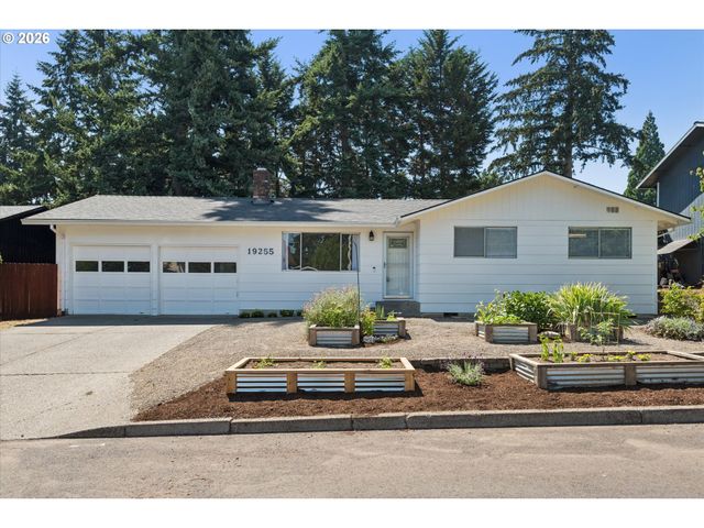 19255 WHITNEY Ln, Oregon City, OR 97045
