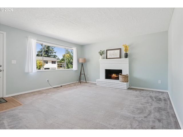 19255 WHITNEY Ln, Oregon City, OR 97045
