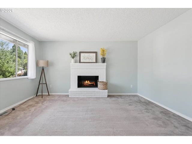 19255 WHITNEY Ln, Oregon City, OR 97045