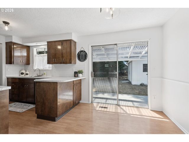 19255 WHITNEY Ln, Oregon City, OR 97045