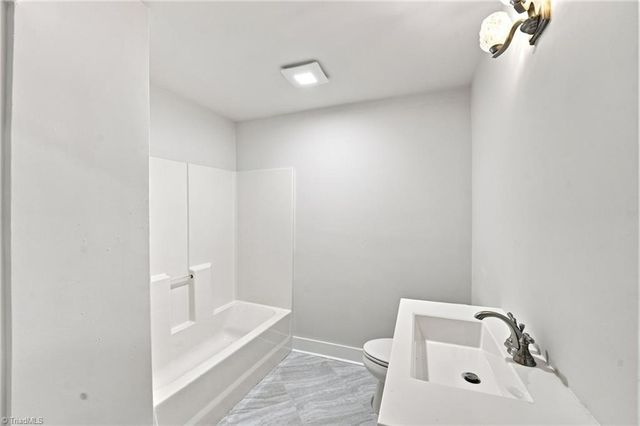 5008 kenview Street, Greensboro, NC 27410