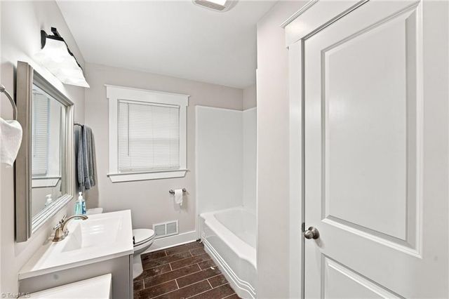 5008 kenview Street, Greensboro, NC 27410