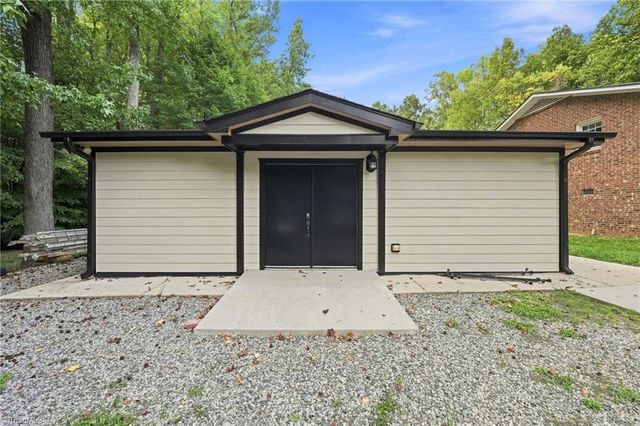5008 kenview Street, Greensboro, NC 27410