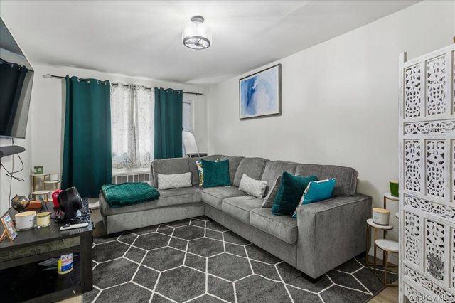 1020 E 213th Street, Bronx, NY 10469