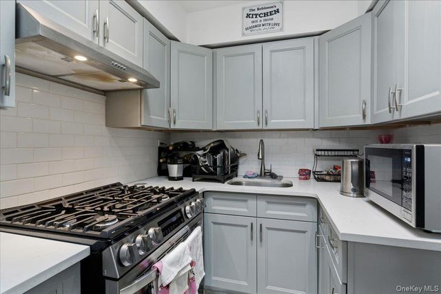 1020 E 213th Street, Bronx, NY 10469