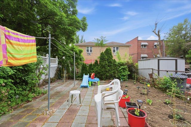 1020 E 213th Street, Bronx, NY 10469