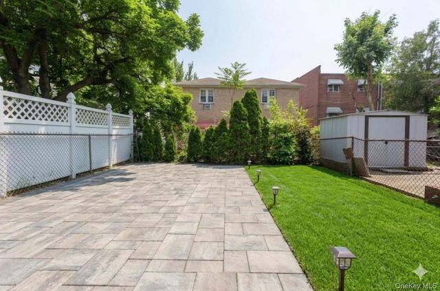 1020 E 213th Street, Bronx, NY 10469