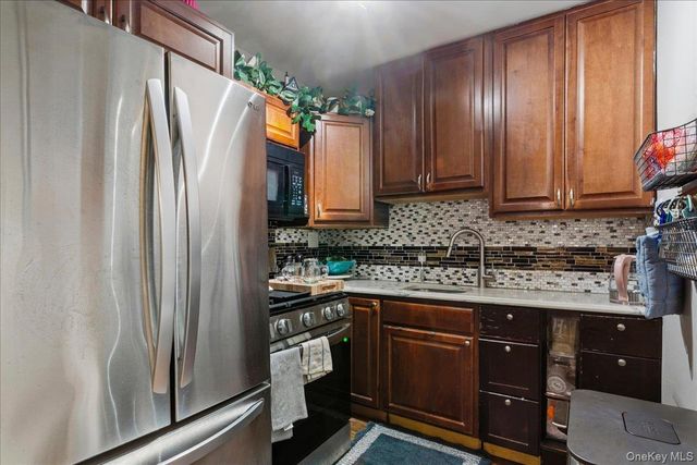 1020 E 213th Street, Bronx, NY 10469