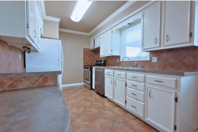 1709 E 51st St, Odessa, TX 79762