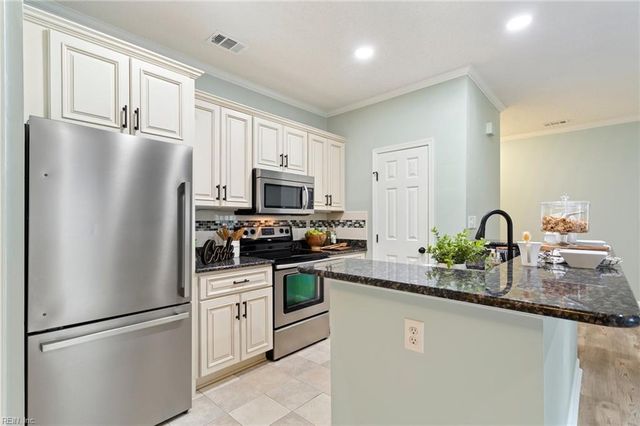 2312 Beach Haven Dr Apt 103, Virginia Beach, VA 23451