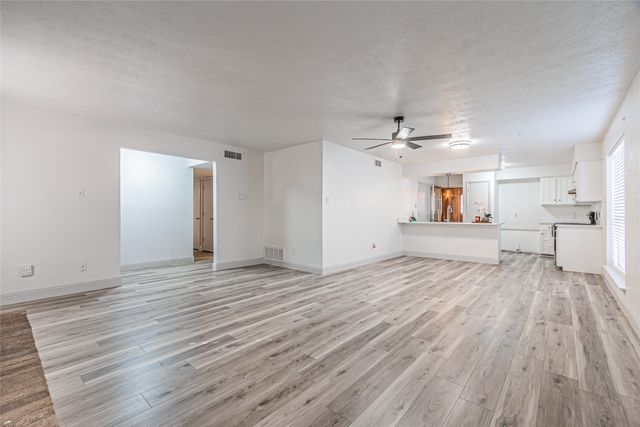 1313 Oakbluff Drive, Lancaster, TX 75146