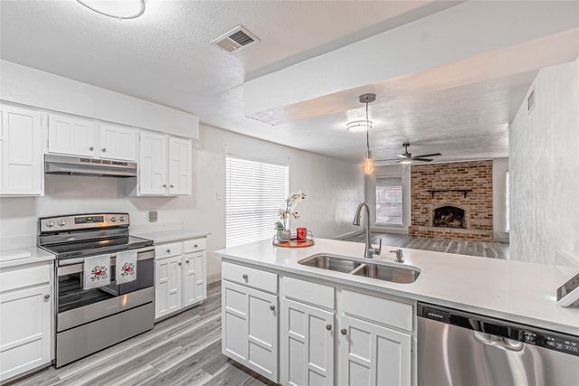 1313 Oakbluff Drive, Lancaster, TX 75146