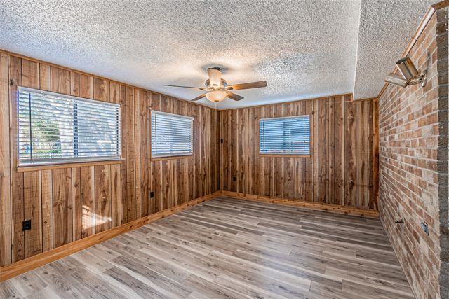 1313 Oakbluff Drive, Lancaster, TX 75146